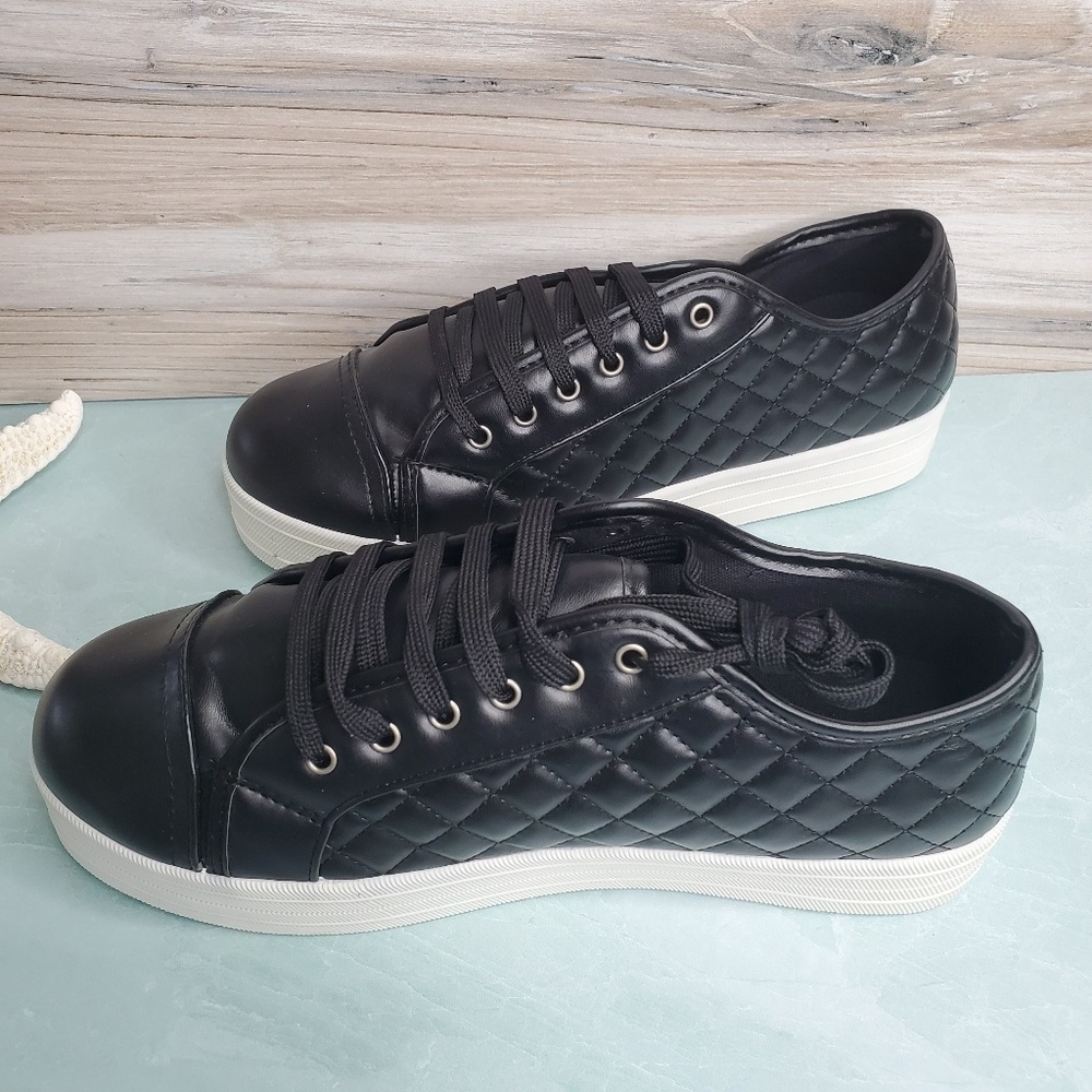Breckelle's Black Quilted Platform Lace Up Sneaker - Picture 7 of 7